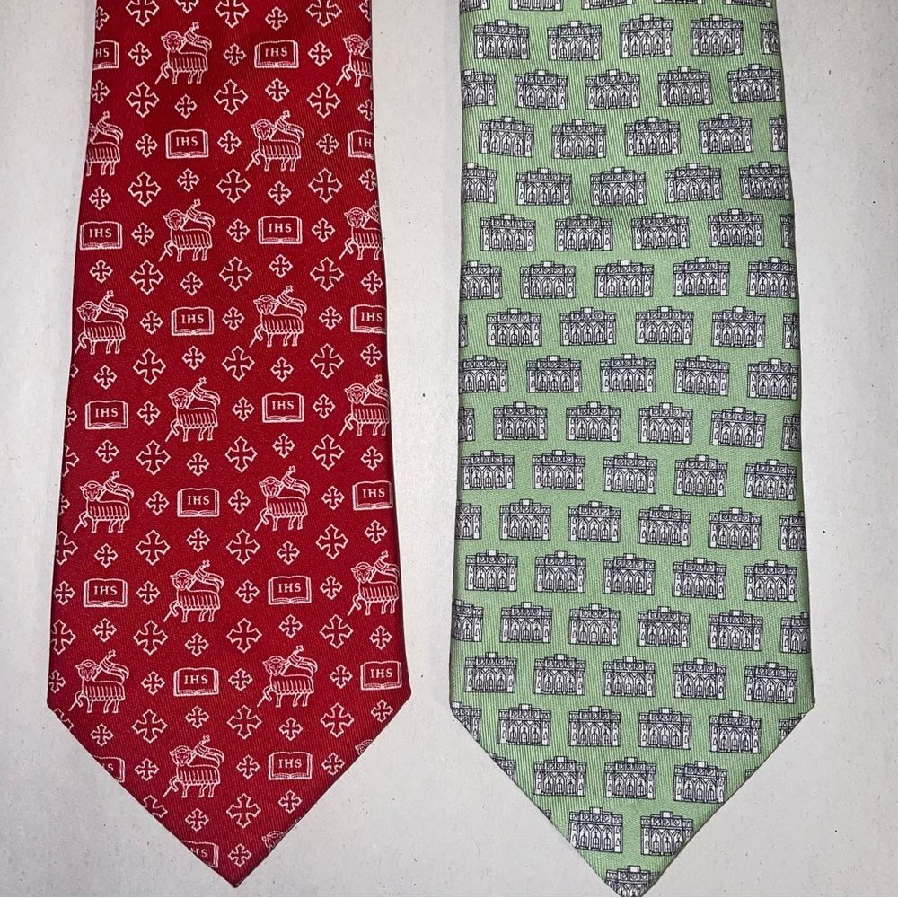 Vineyard Vines 100% Silk Red and Green Patterned Ties